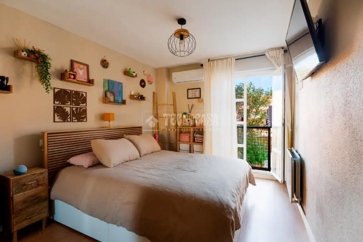 Bedroom of Flat for sale in  Madrid Capital  with Air Conditioner, Heating and Terrace