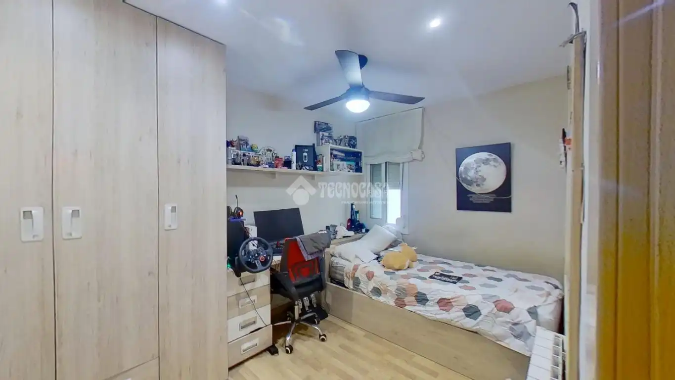 Bedroom of Flat for sale in Barberà del Vallès  with Air Conditioner, Heating and Parquet flooring