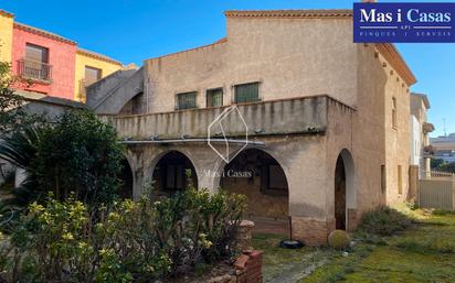 Vista exterior de Finca rústica en venda en L'Escala amb Jardí privat, Terrassa i Balcó