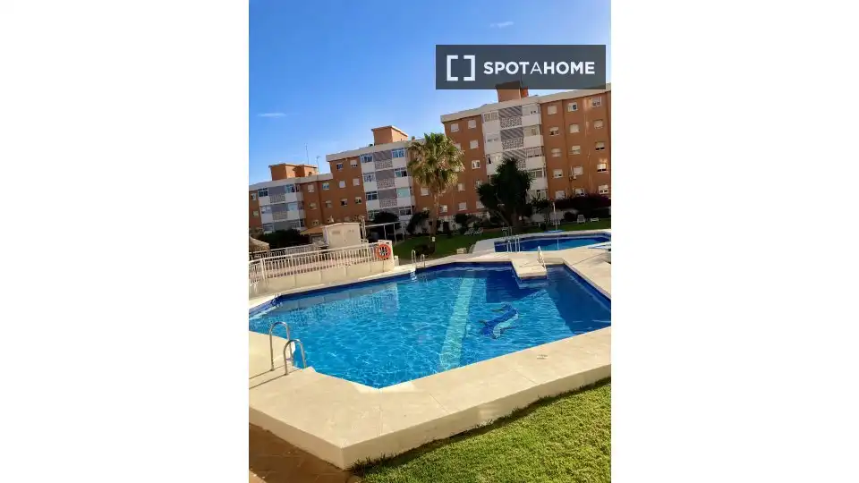 Swimming pool of Study for share in Torremolinos  with Air Conditioner, Terrace and Furnished