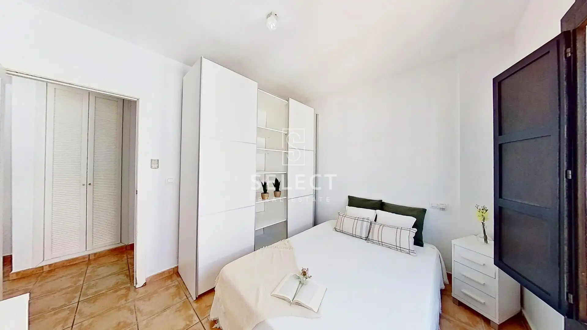 Schlafzimmer von Wohnungen zum Verkauf in Vélez de Benaudalla mit Klimaanlage, Privatgarten und Terrasse