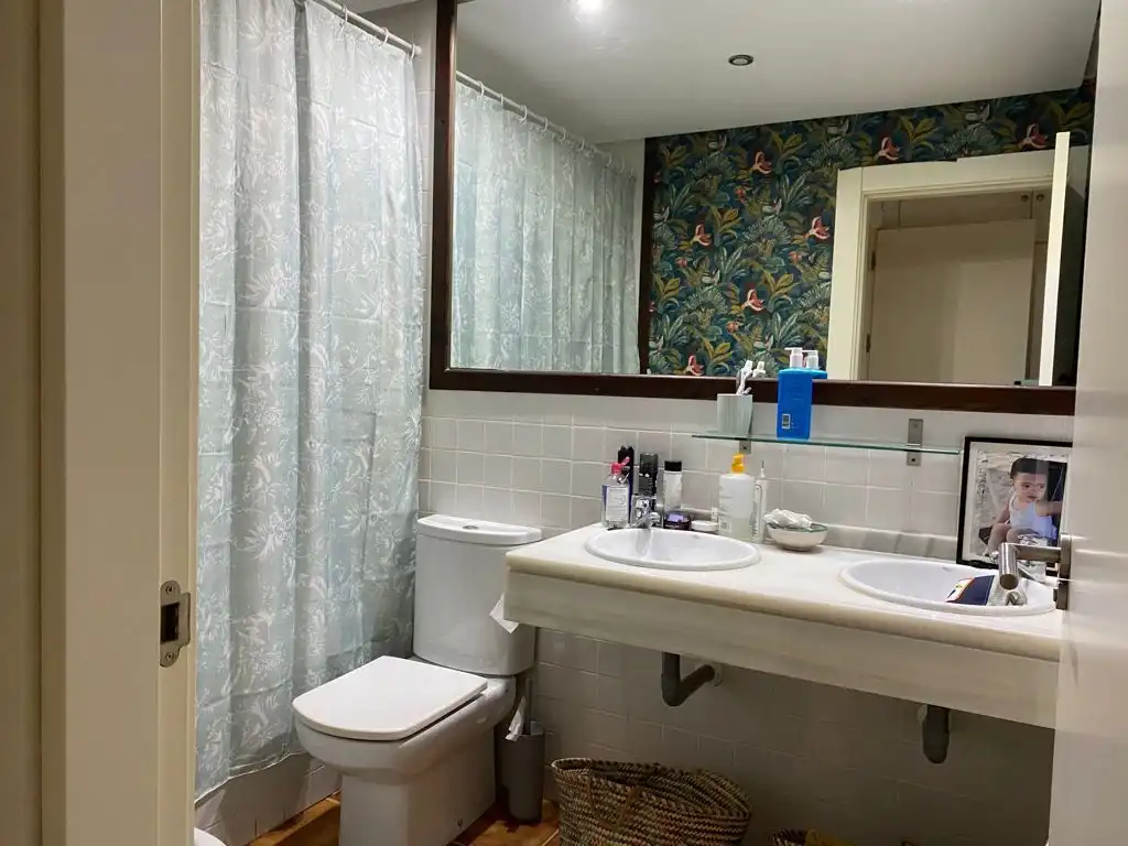 Baño de Apartamento de alquiler en Rota con Terraza, Amueblado y Horno