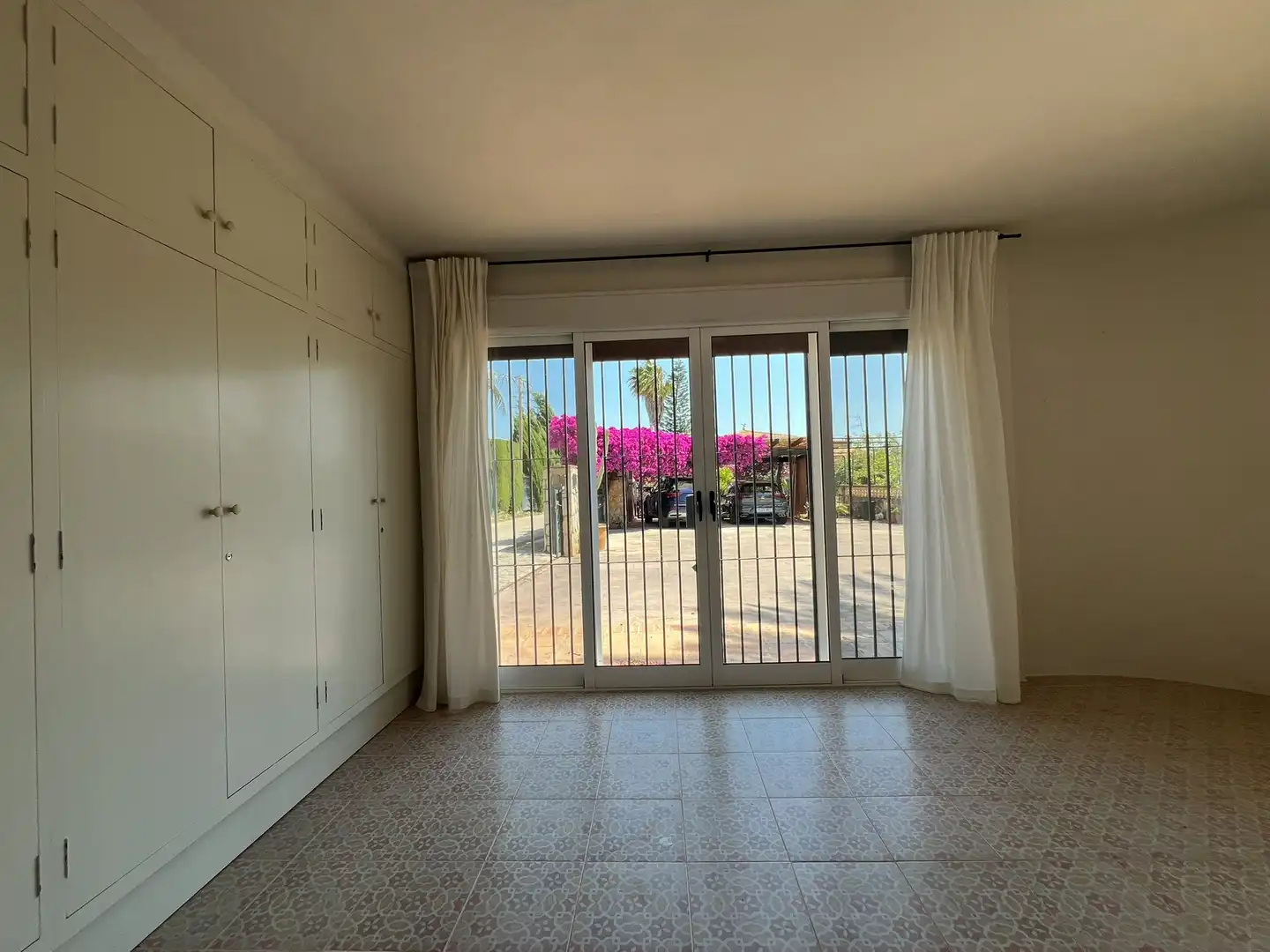 Vista exterior de Casa o xalet en venda en Pedreguer amb Jardí privat, Terrassa i Piscina