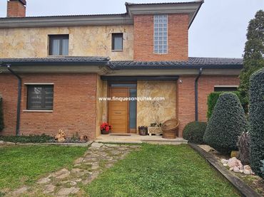 Casa amb balcó en venda a Alpicat