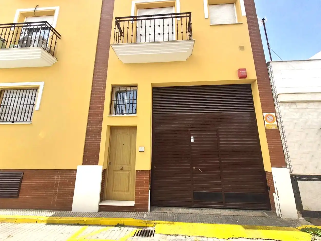 Außenansicht von Garage zum Verkauf in Isla Cristina