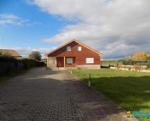 Vista exterior de Casa o xalet en venda en Villares de Órbigo