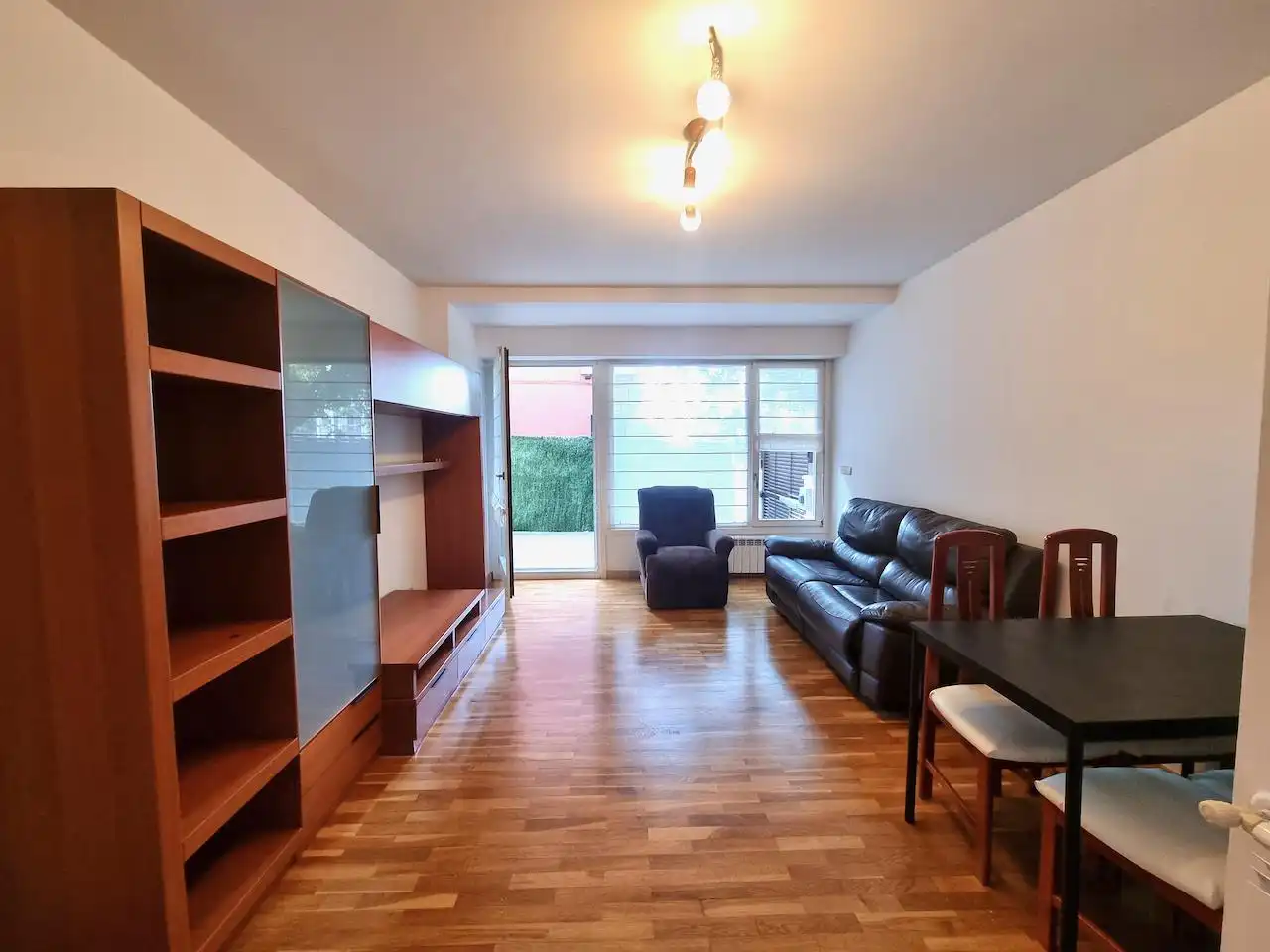 Sala de estar de Piso de alquiler en Donostia - San Sebastián  con Calefacción, Jardín privado y Trastero