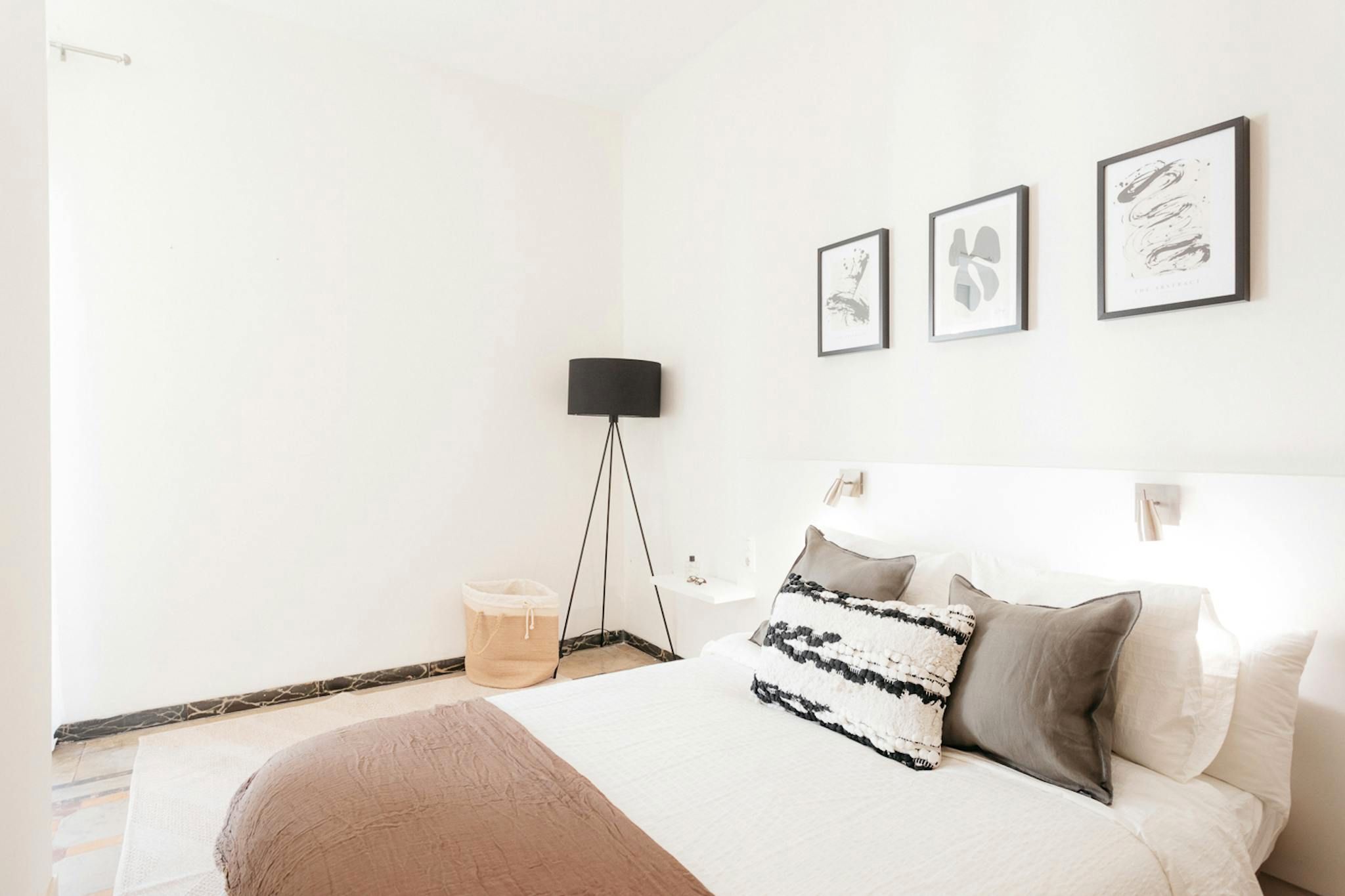 Bedroom of Flat to share in  Valencia Capital  with Furnished and Internet