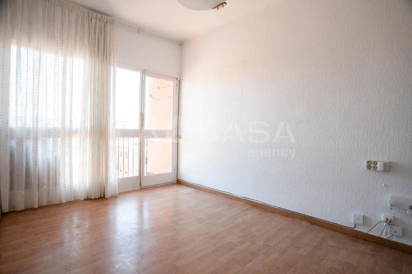 Habitación de Piso en venta en Barcelona con Balcón