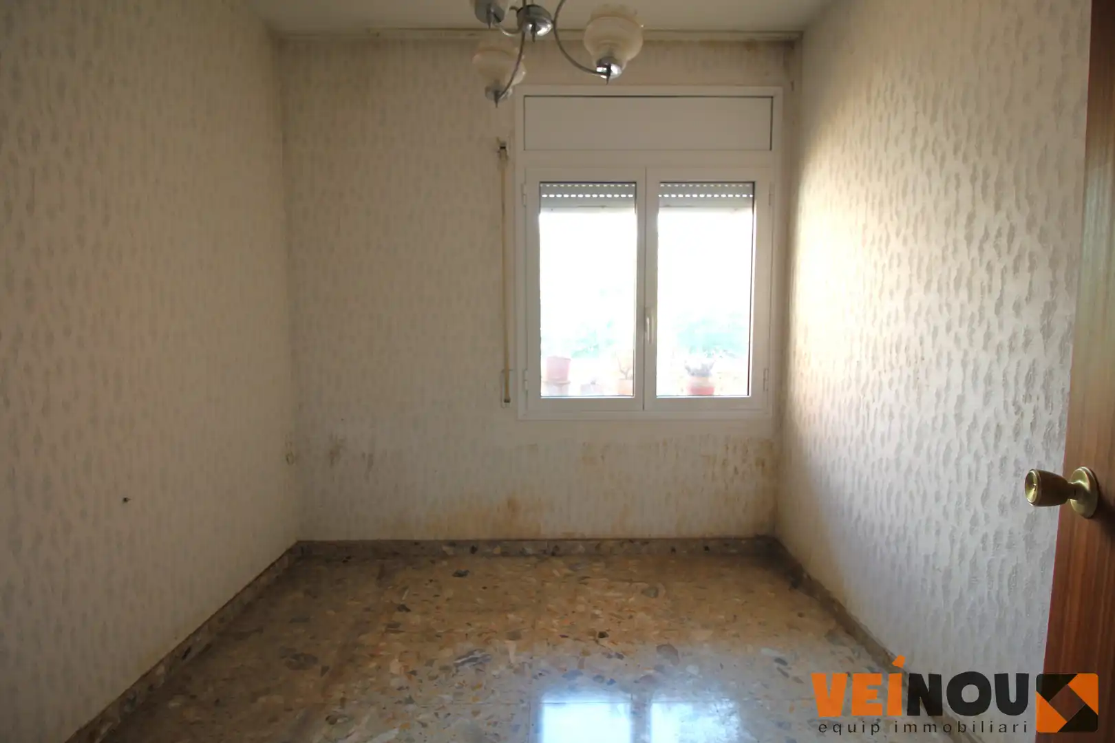 Habitación de Casa adosada en venta en Cornellà de Llobregat con Terraza y Balcón