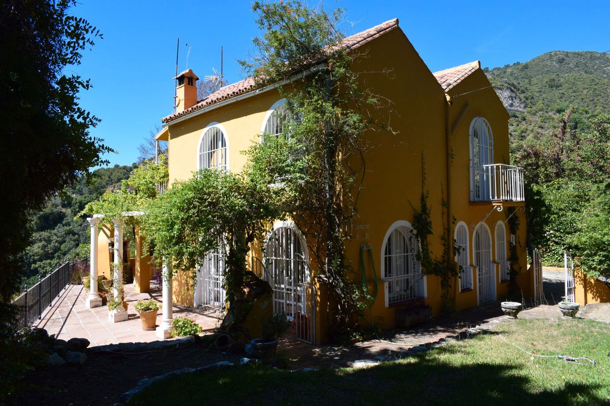 Vista exterior de Casa o xalet en venda en Ojén amb Aire condicionat, Terrassa i Moblat
