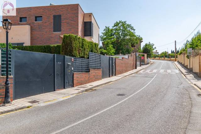 Casa-chalet en Venta en Camino de Montevive en Polideportivo