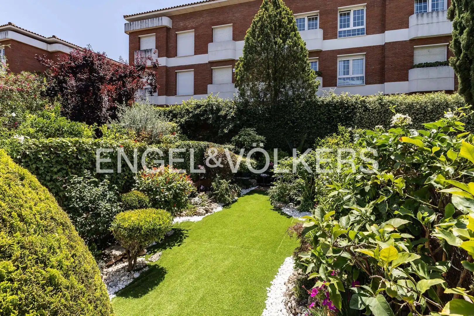 Terrassa de Casa o xalet en venda en Sant Cugat del Vallès amb Aire condicionat, Calefacció i Jardí privat