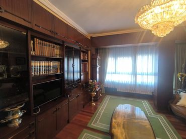 Piso con ascensor en venta en Avda. Antonio Trueba