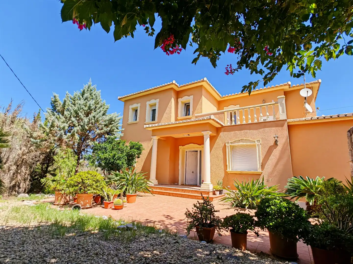 Villa con giardino in vendita a Carrer de l'Alzina, imagen 2