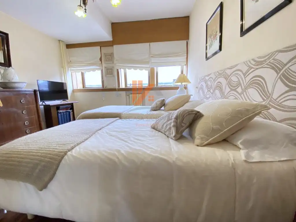 Habitación de Piso en venta en Santiago de Compostela  con Calefacción y Horno