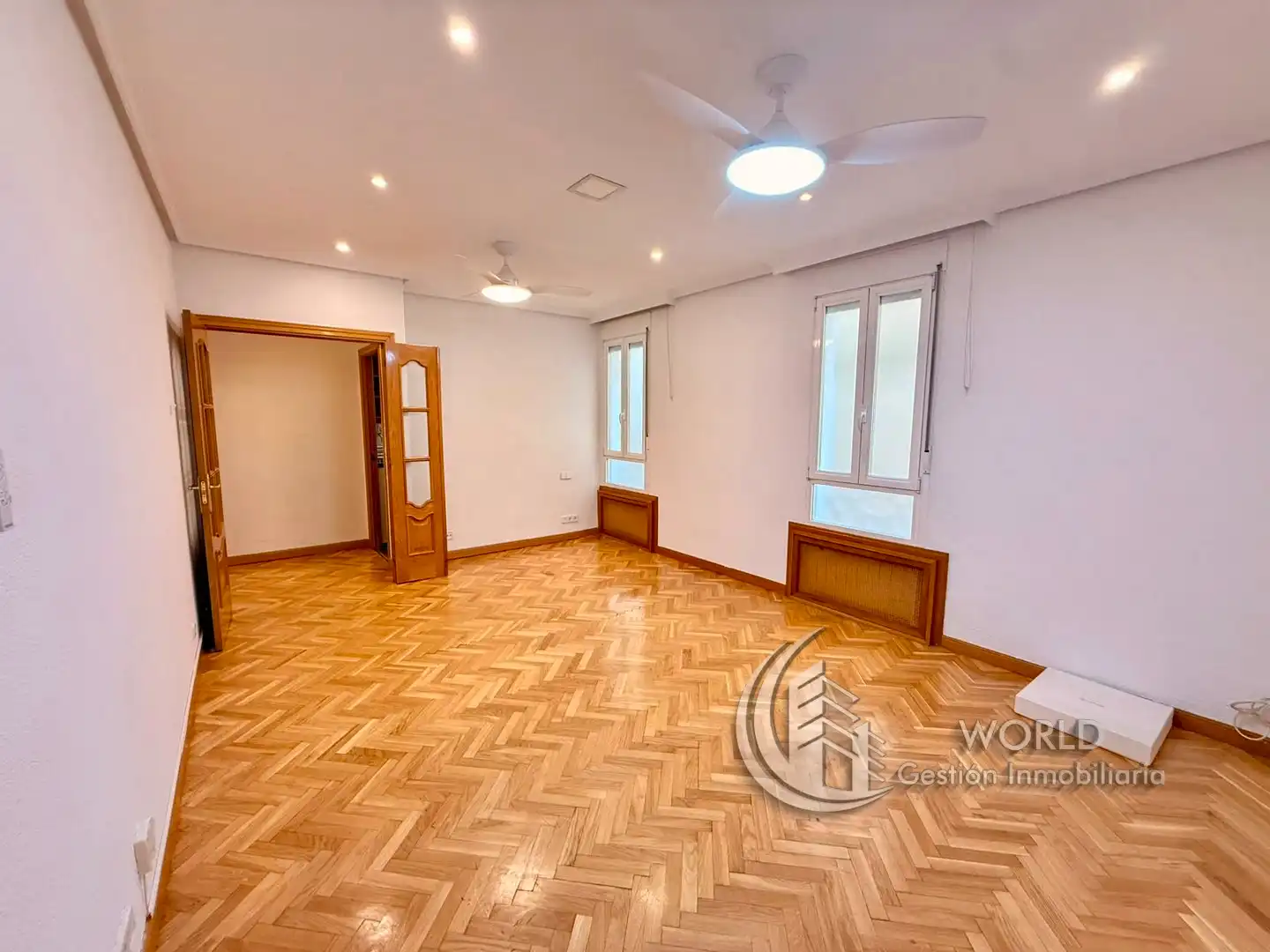 Flat for sale in Madrid  with Air Conditioner and Heating