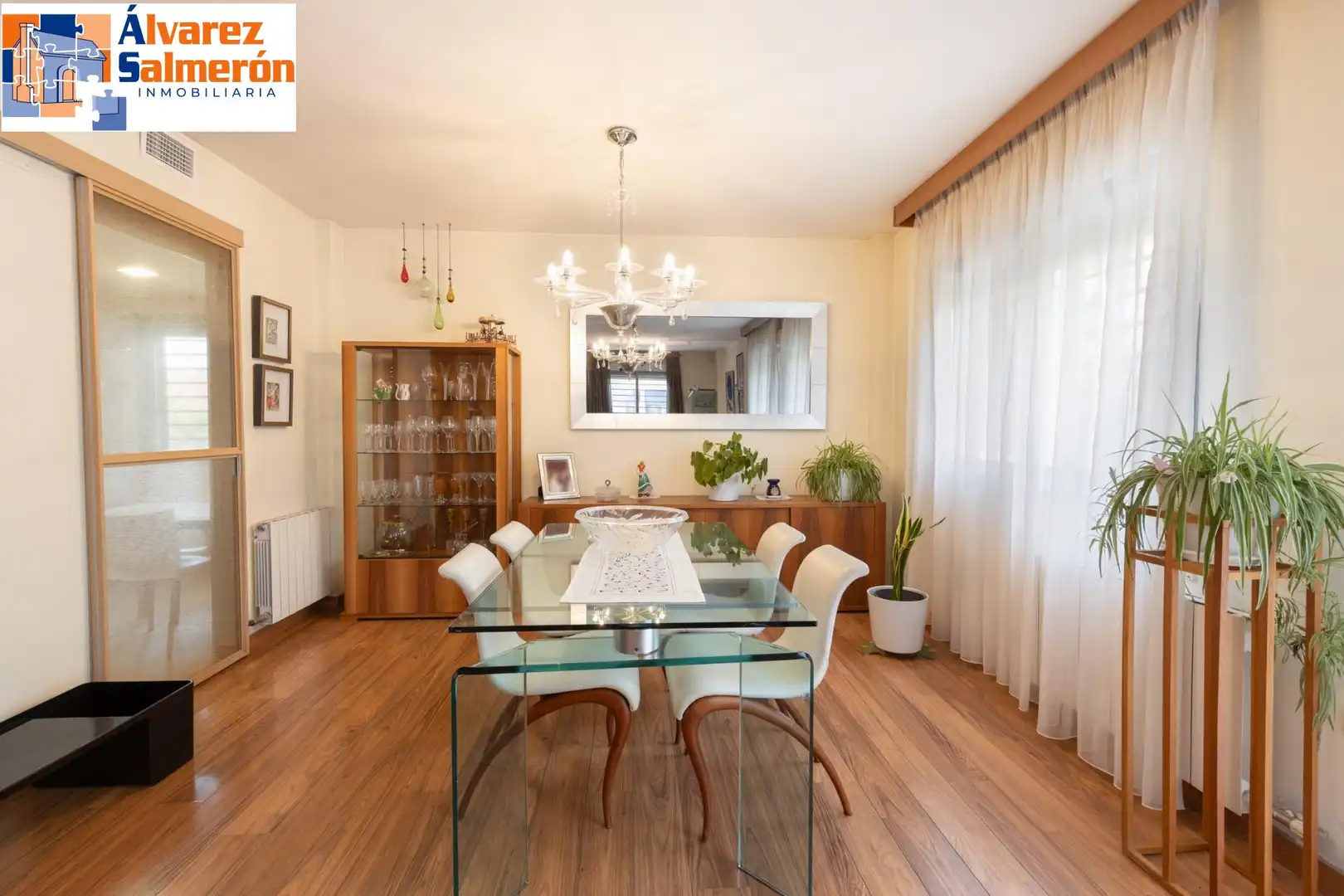 Comedor de Casa adosada en venta en Granada con Aire acondicionado, Calefacción y Balcón