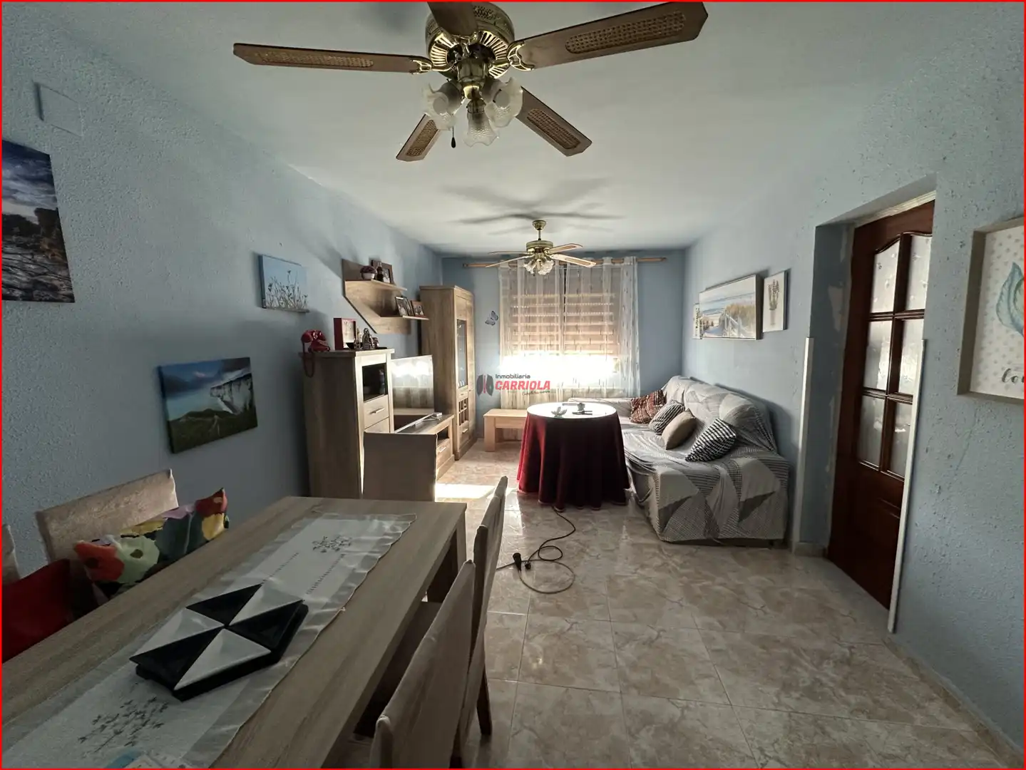 Sala de estar de Casa adosada en venta en Montearagón