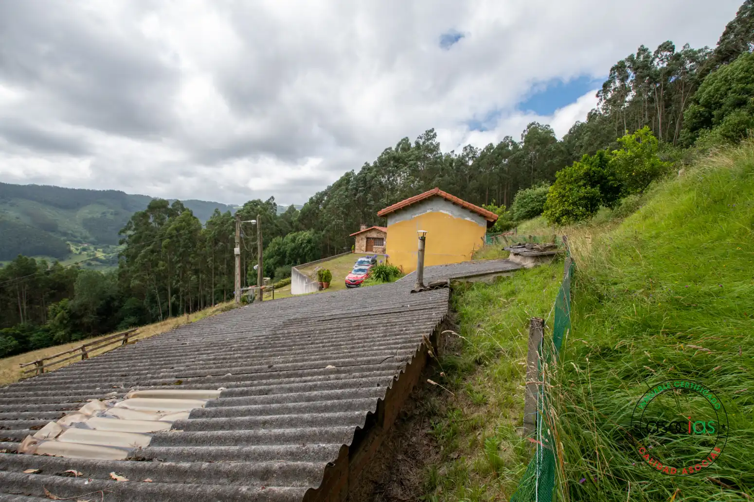 Vista exterior de Casa o xalet en venda en Villaviciosa amb Jardí privat i Traster