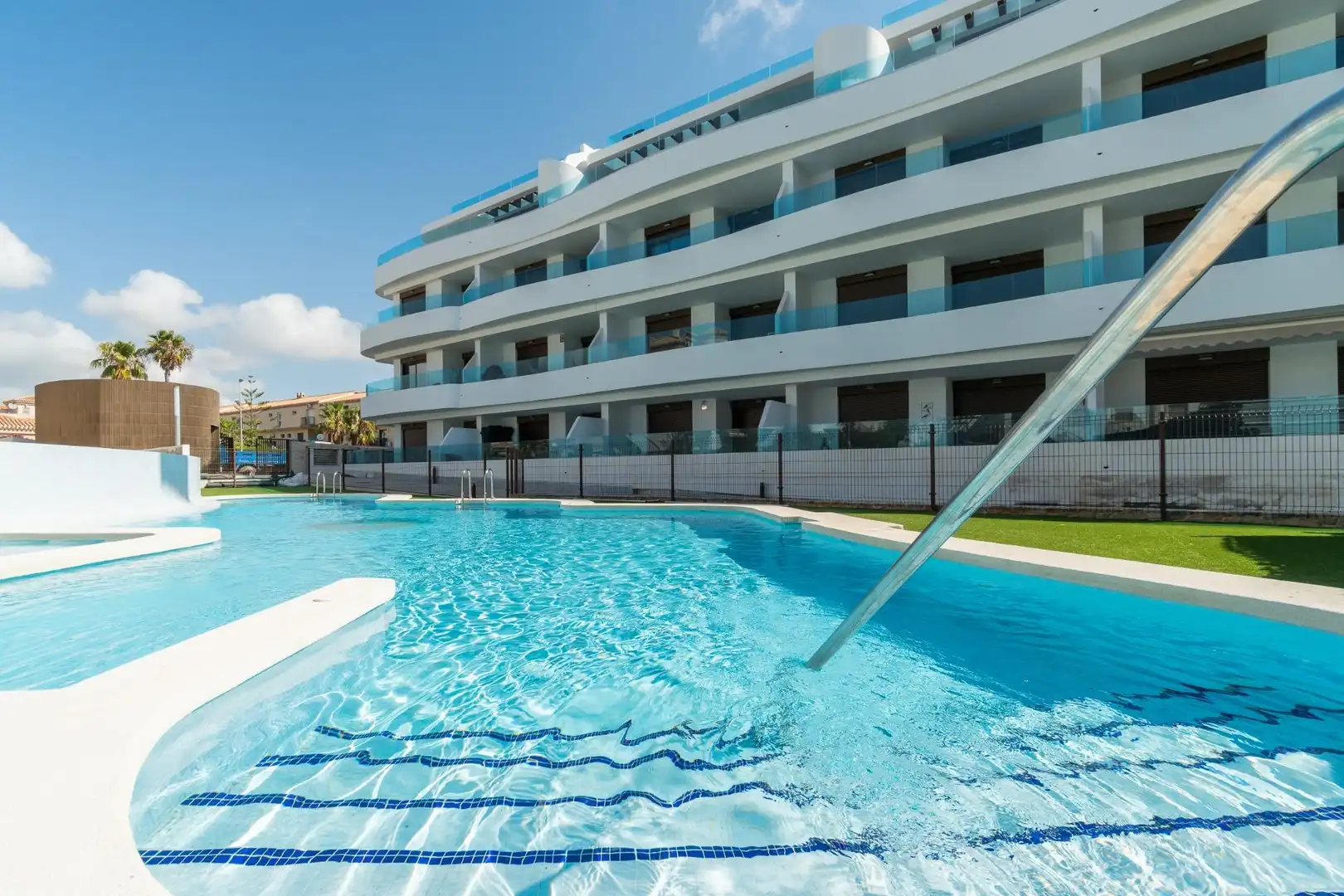 Piscina de Apartament en venda en Orihuela amb Calefacció, Jardí privat i Terrassa