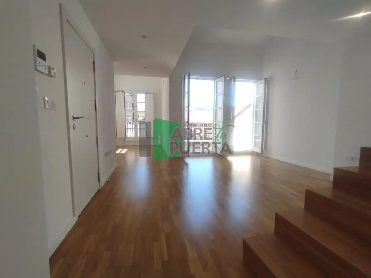 Außenansicht von Maisonette zur Miete in Ourense Capital  mit Heizung, Abstellraum und Balkon