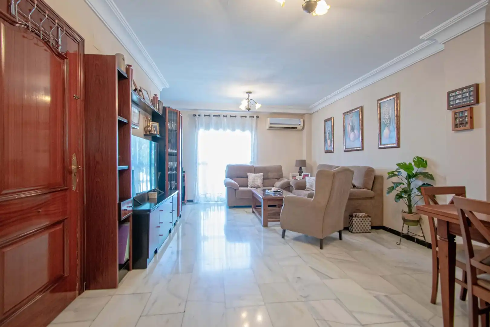 Piso con terraza en venta en Este - Alcosa- Torreblanca