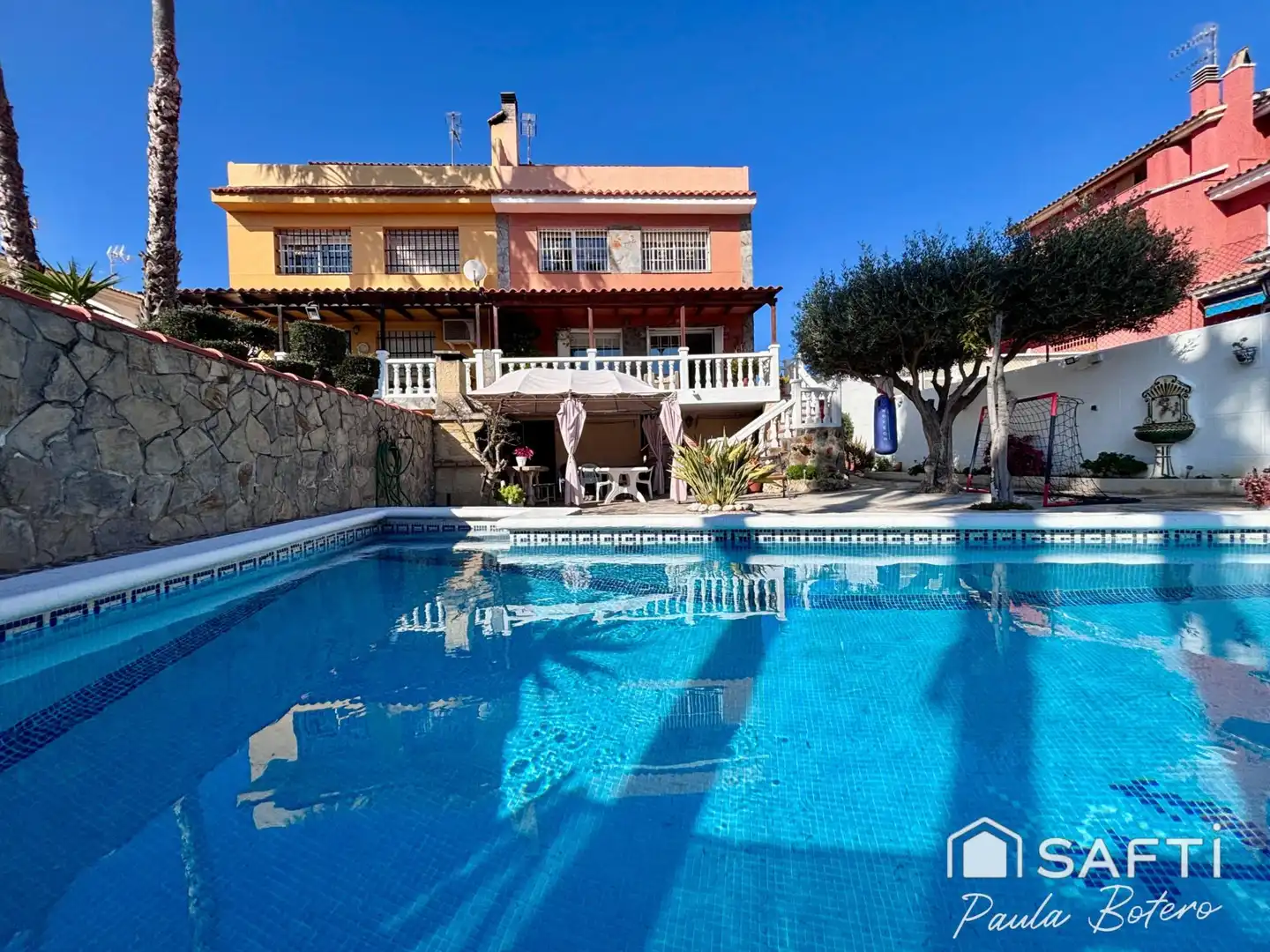 Casa adosada en venta en Mas d'En Serra - Els Cards