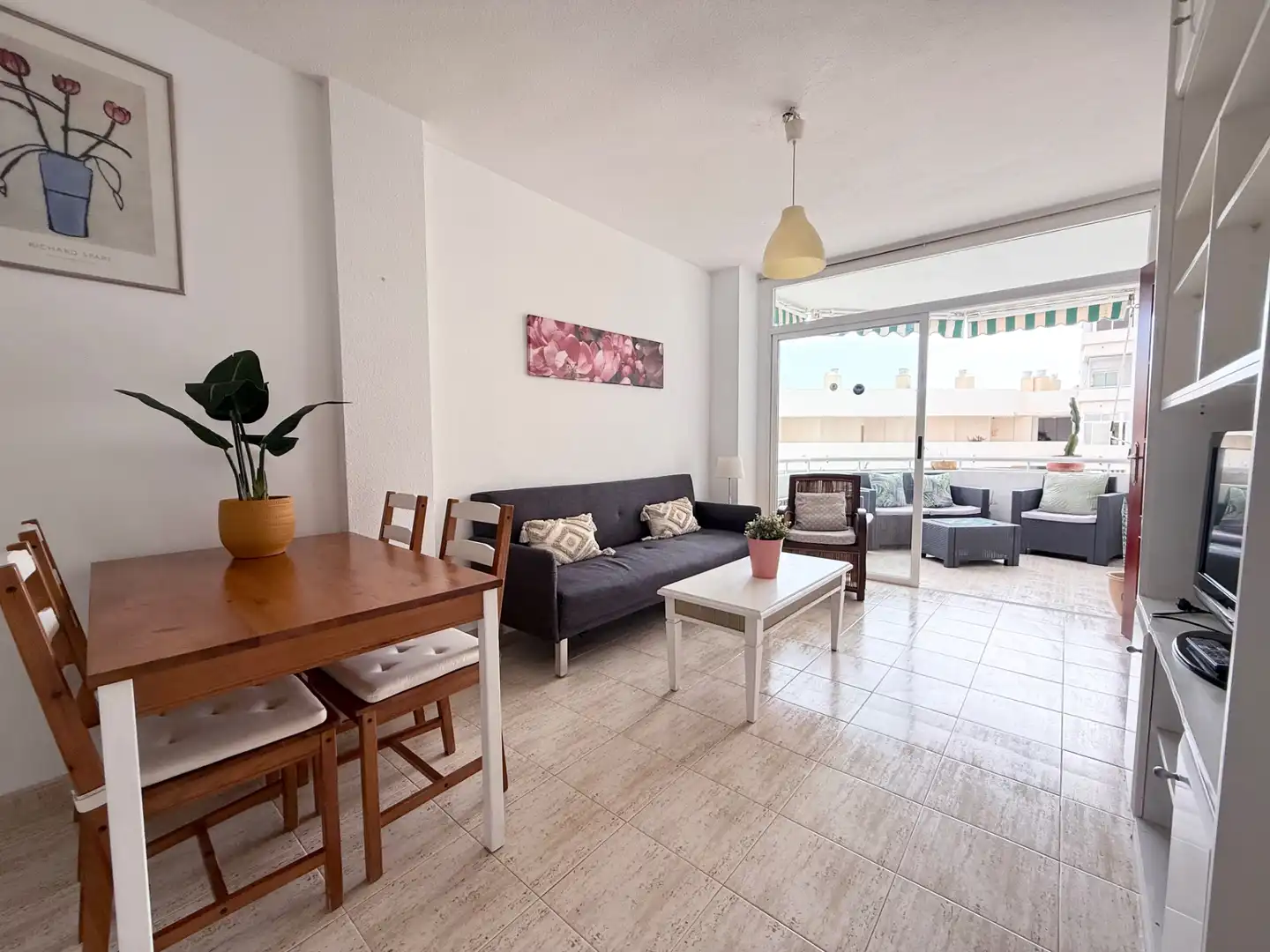 Living room of Flat for sale in Adeje  with Terrace, Furnished and Oven