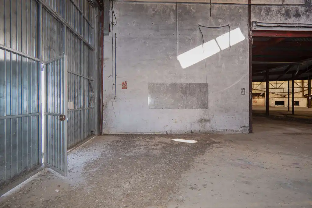 Nau industrial en venda a C/ San Javier, Baños y Mendigo