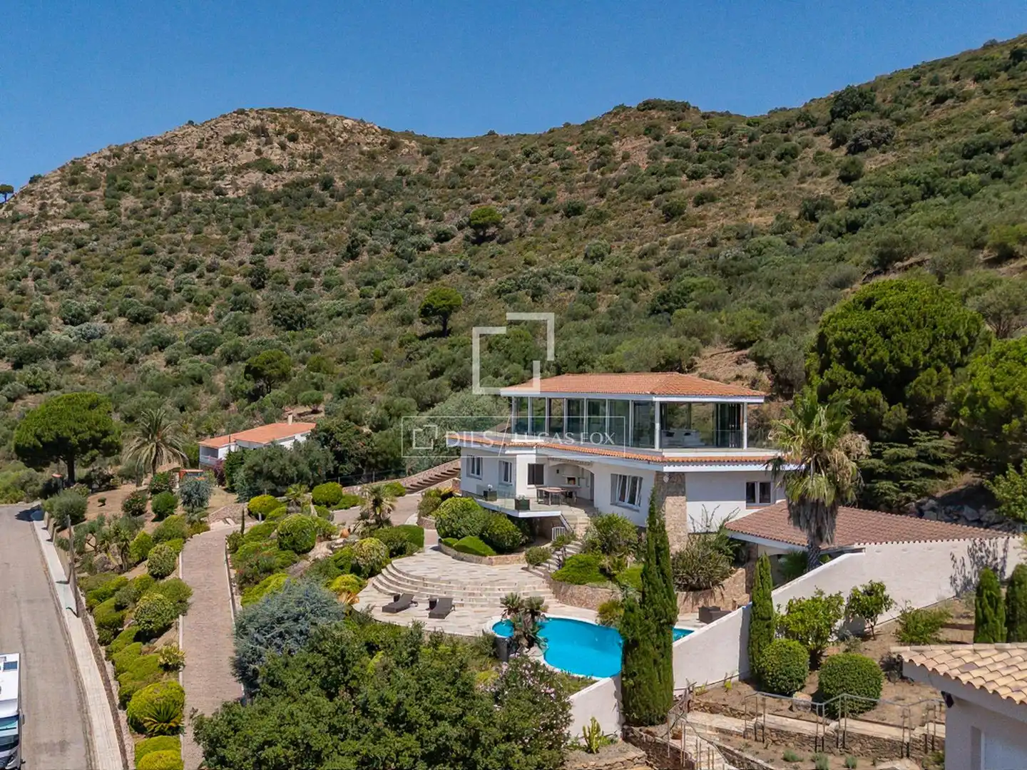 Vista exterior de Casa o xalet en venda en Pau amb Aire condicionat, Calefacció i Jardí privat