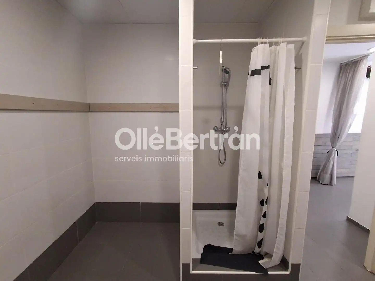 Bathroom of Commercial properties for rent in Barcelona