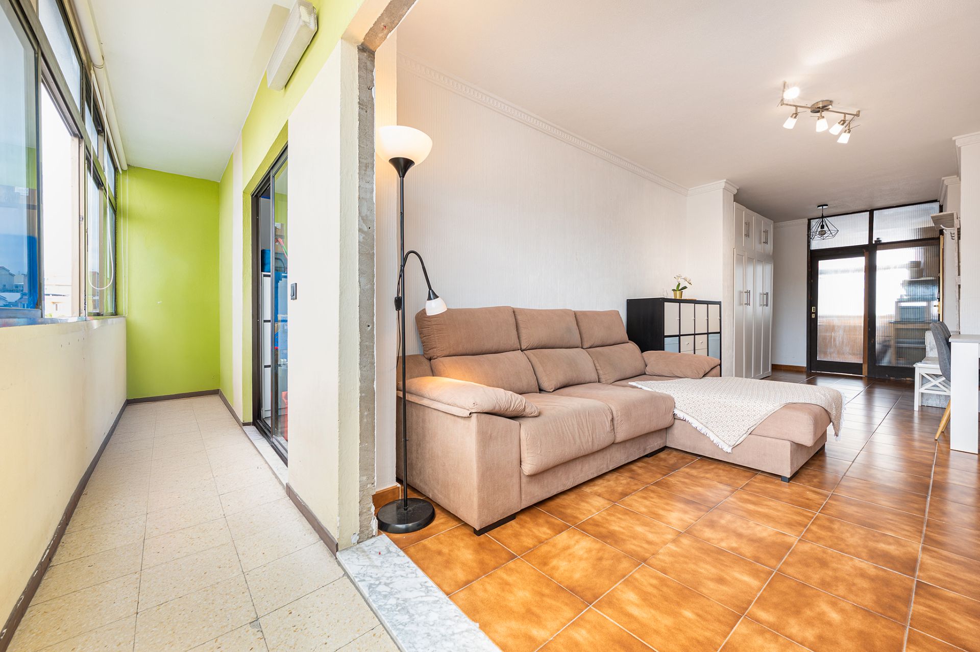 Living room of Flat for sale in Las Palmas de Gran Canaria  with Terrace, Furnished and Balcony