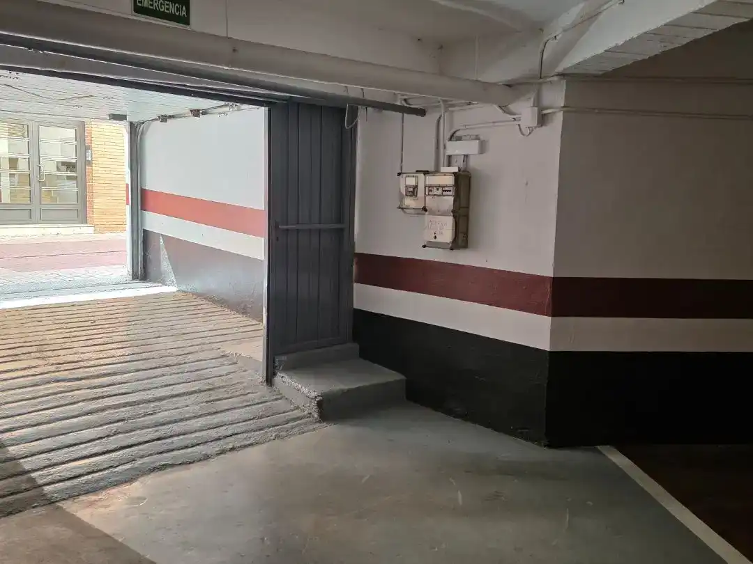 Aparcament de Pis en venda en  Zaragoza Capital amb Aire condicionat i Balcó