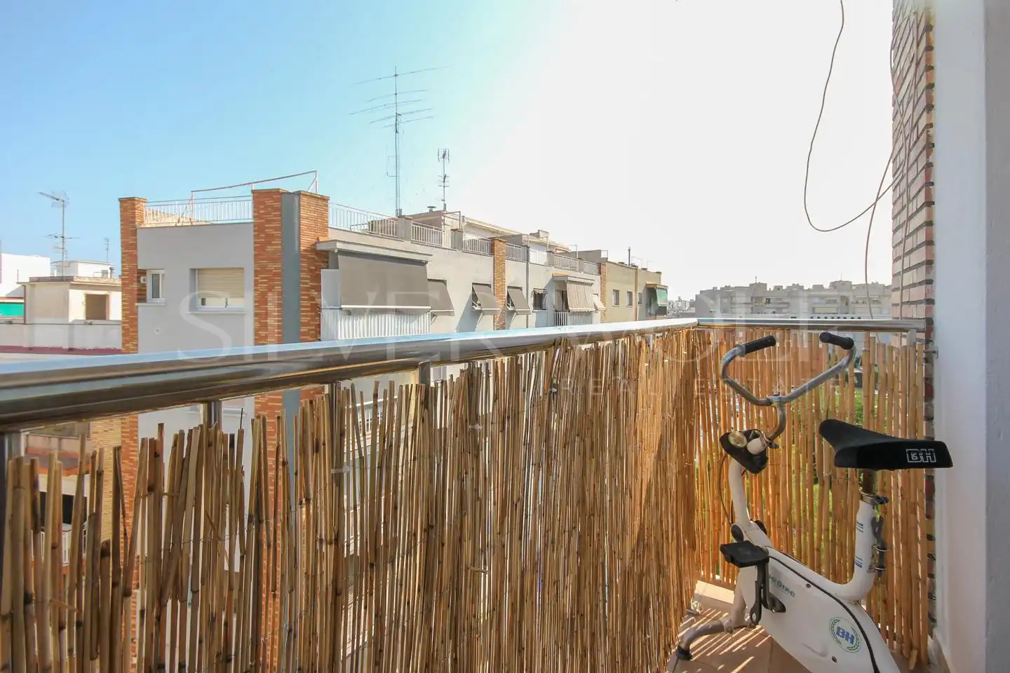 Terrasse von Dachboden zum Verkauf in Vilanova i la Geltrú mit Parkett, Balkon und Alarm