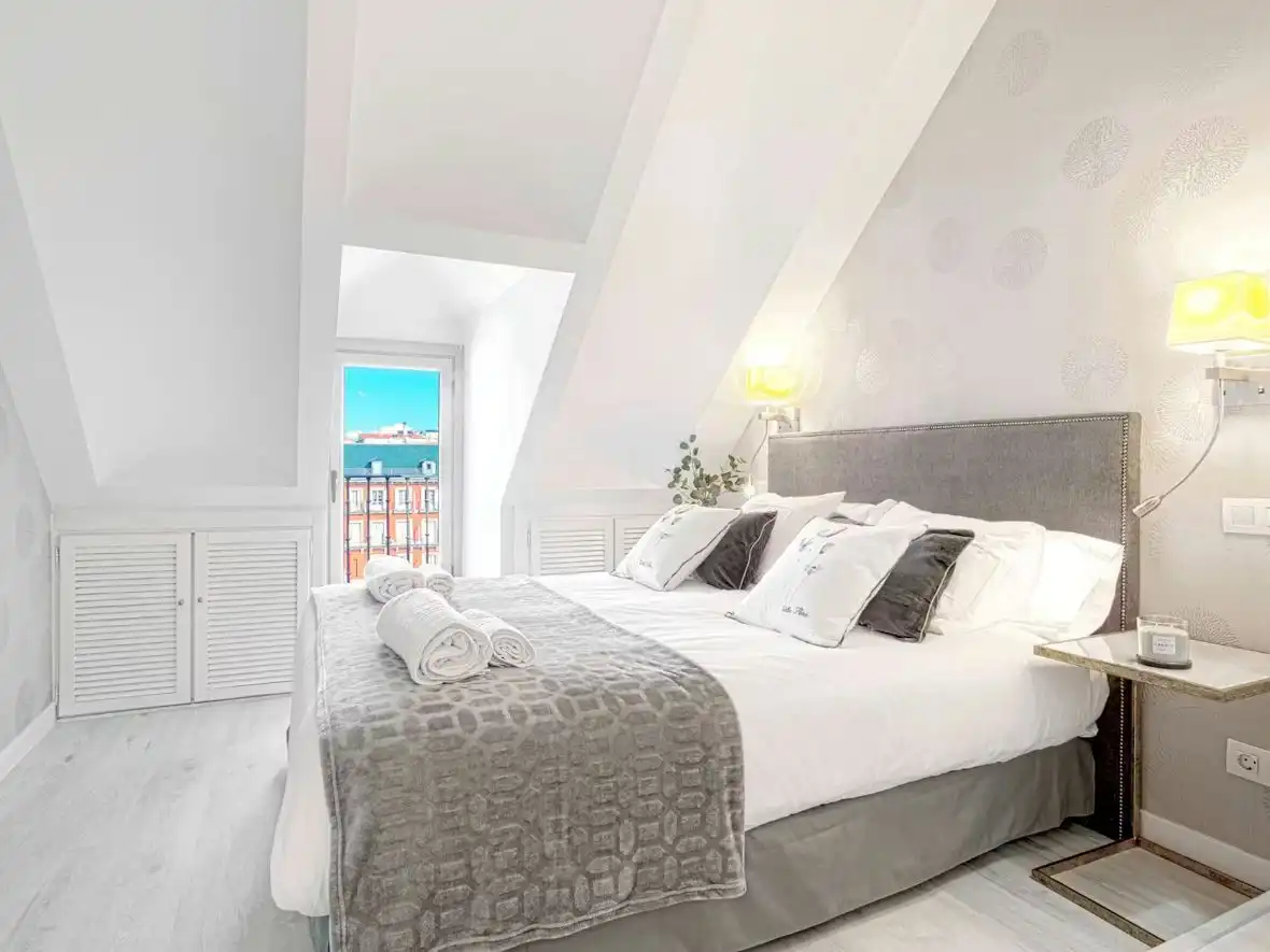 Bedroom of Study for rent in Madrid  with Air Conditioner, Heating and Parquet flooring