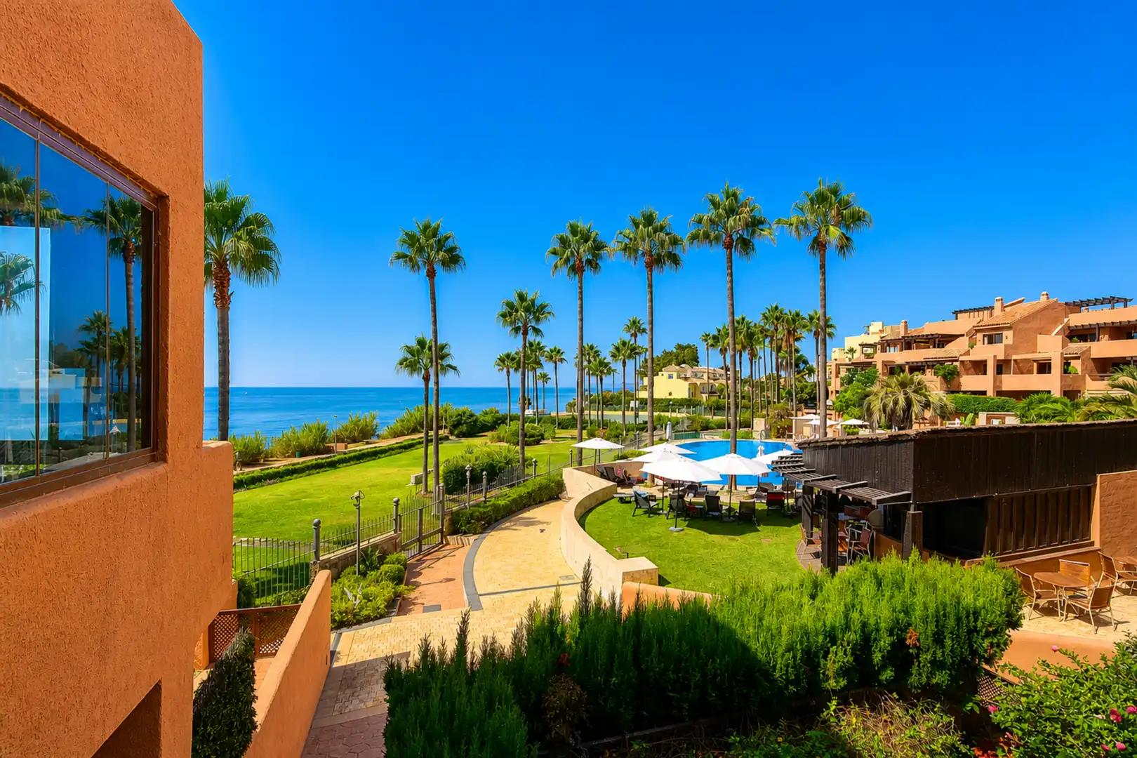 Apartment with pool for sale in Estepona Pueblo, imagen 2