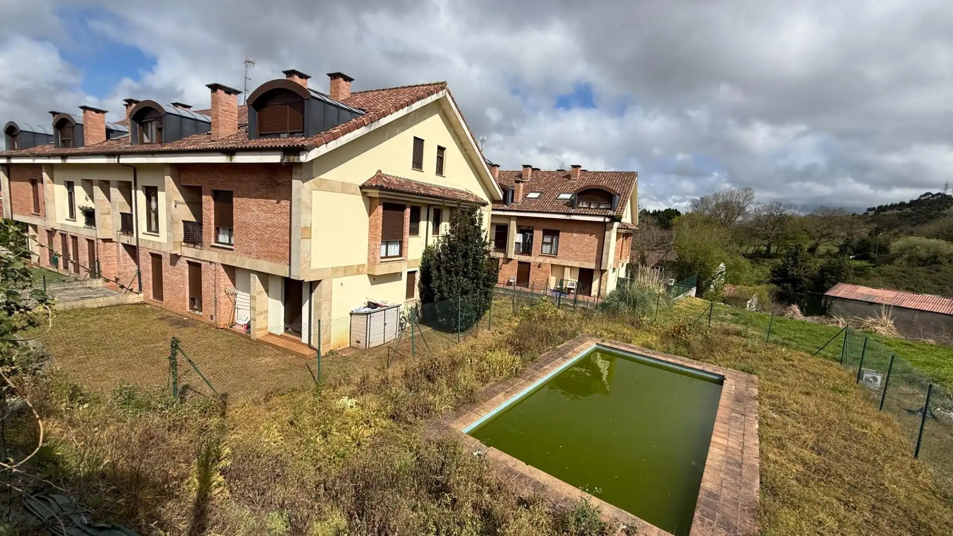 Jardín de Edificio en venta en Reocín