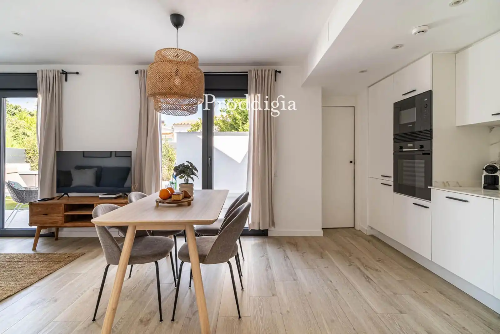 Exterior view of Houses for rent in Sant Cugat del Vallès  with Air Conditioner, Storage room and Swimming Pool