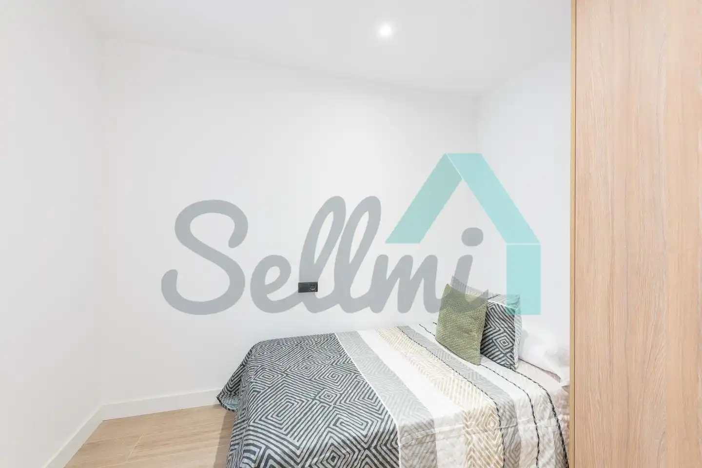 Flat for rent in Calle Real Oviedo, Masip