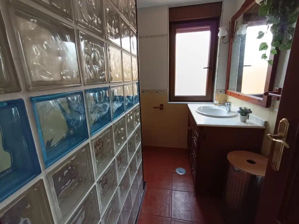 Baño de Casa o chalet en venta en Avilés con Amueblado