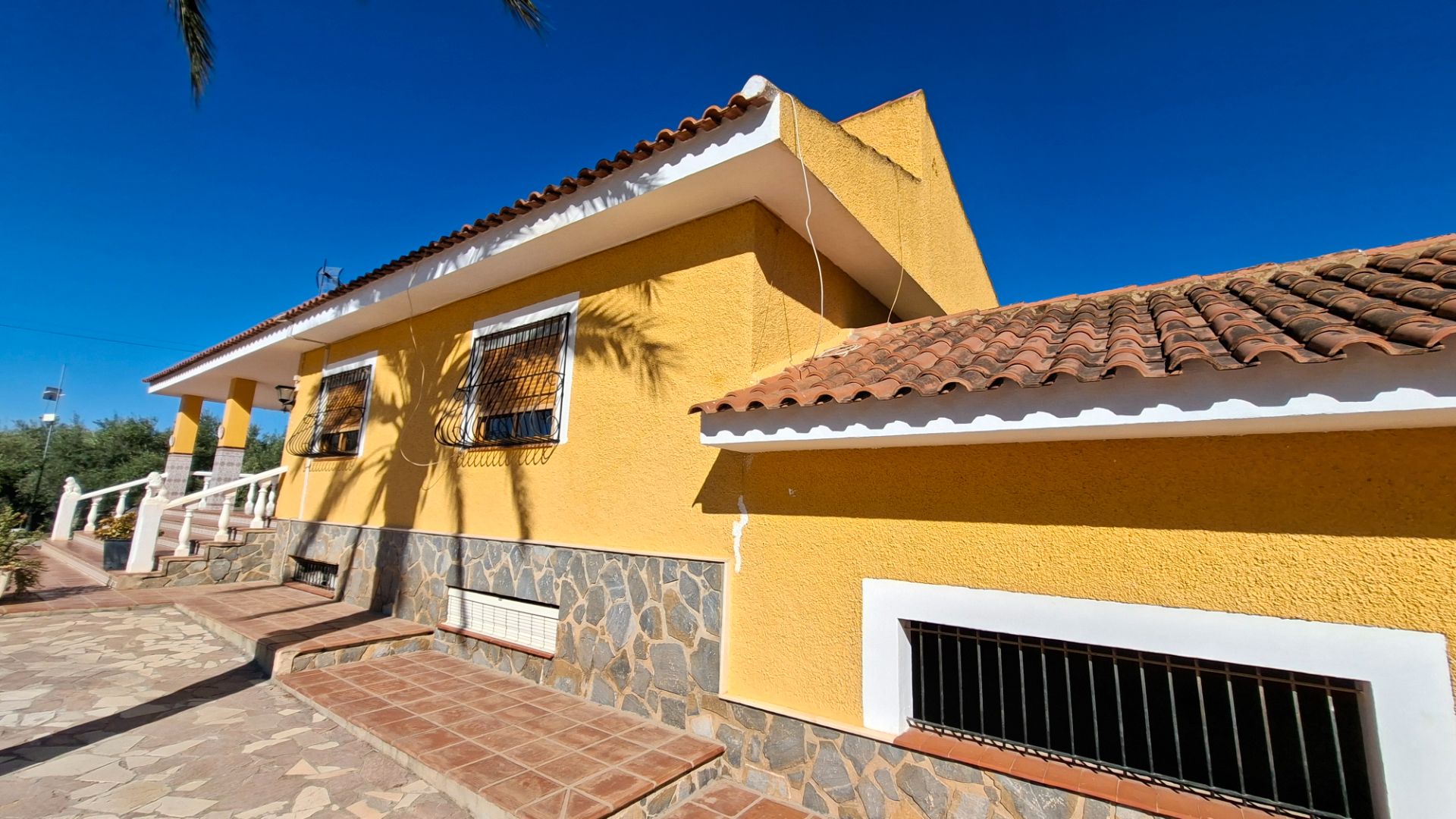 Vista exterior de Casa o chalet en venta en San Vicente del Raspeig / Sant Vicent del Raspeig con Calefacción, Jardín privado y Terraza