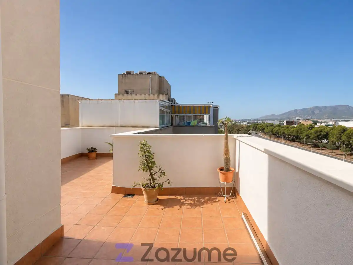 Terrasse von Dachboden zur Miete in Málaga mit Klimaanlage, Heizung und Privatgarten