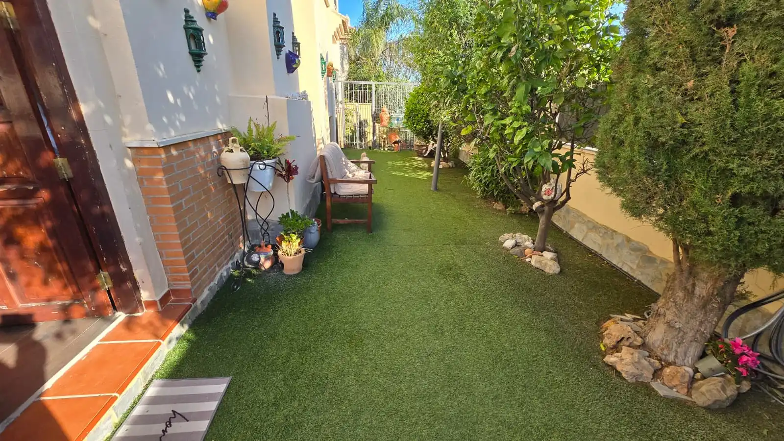 Garten von Einfamilien-Reihenhaus zum Verkauf in Alhaurín de la Torre mit Klimaanlage, Privatgarten und Abstellraum