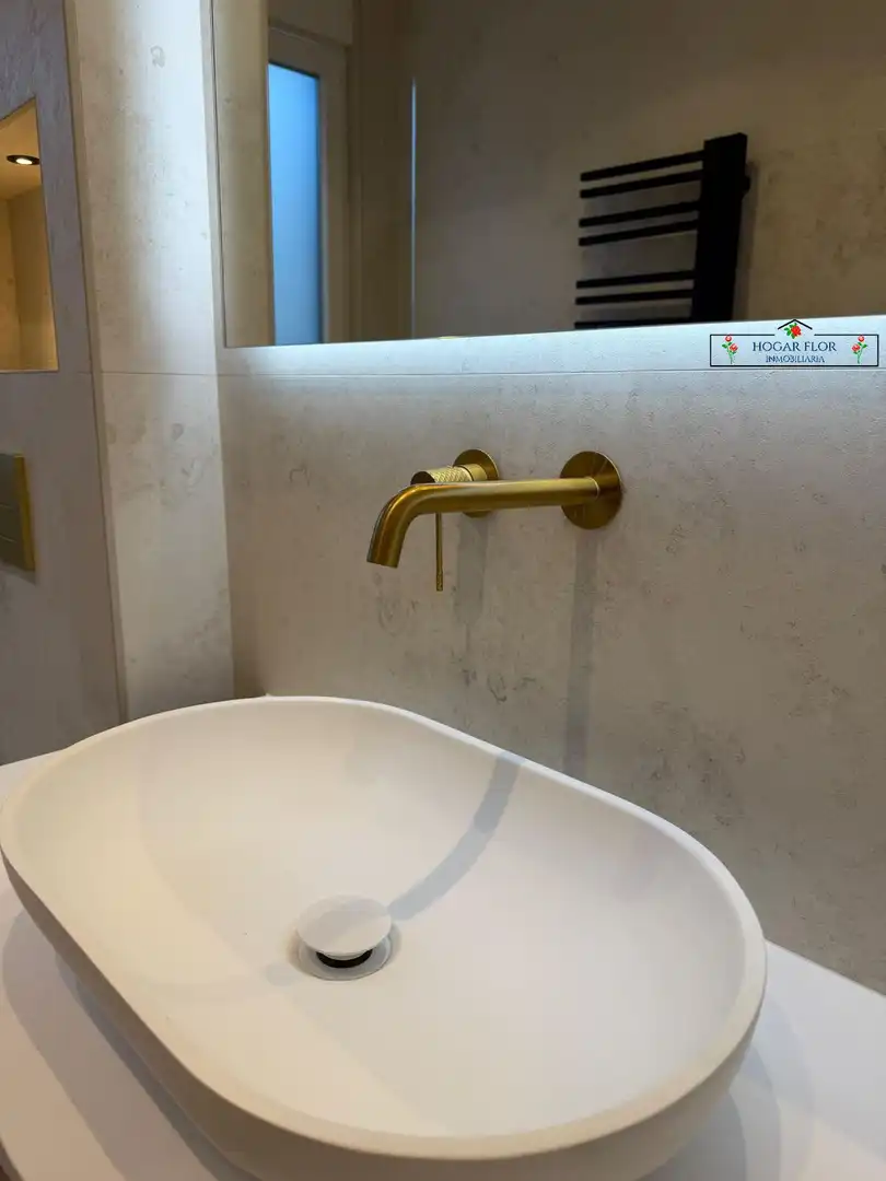 Baño de Piso en venta en Salamanca con Calefacción y Balcón