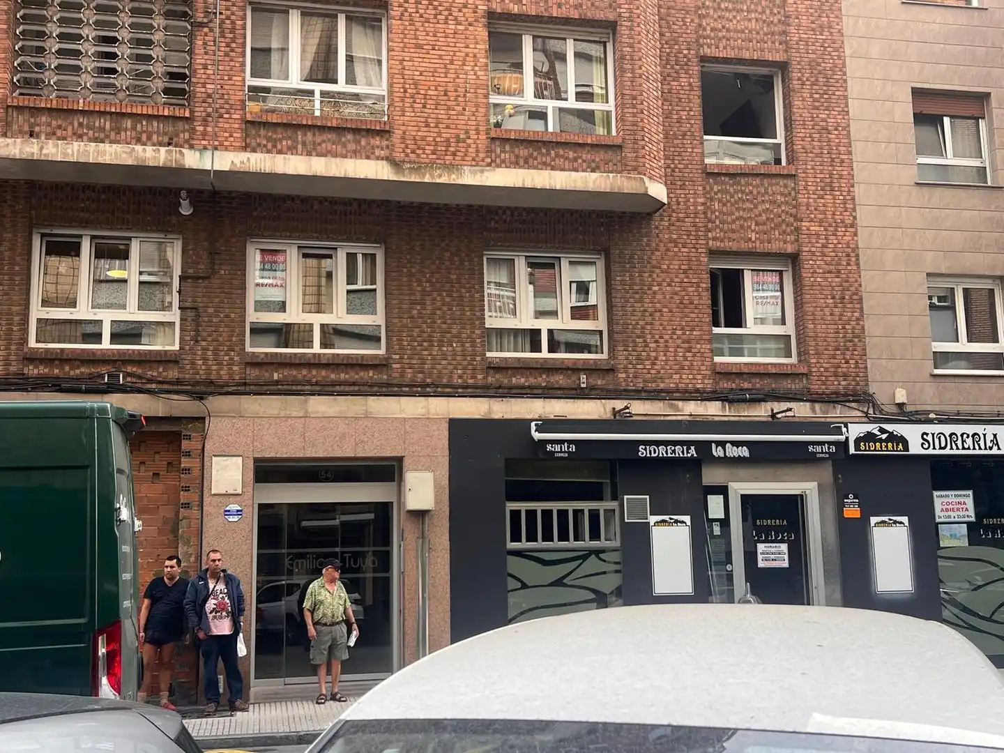 Vista exterior de Pis en venda en Gijón  amb Calefacció, Terrassa i Piscina