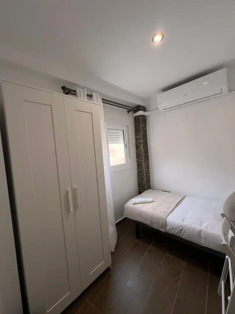 Room in Pasaje Mármoles, 3, Perchel Norte