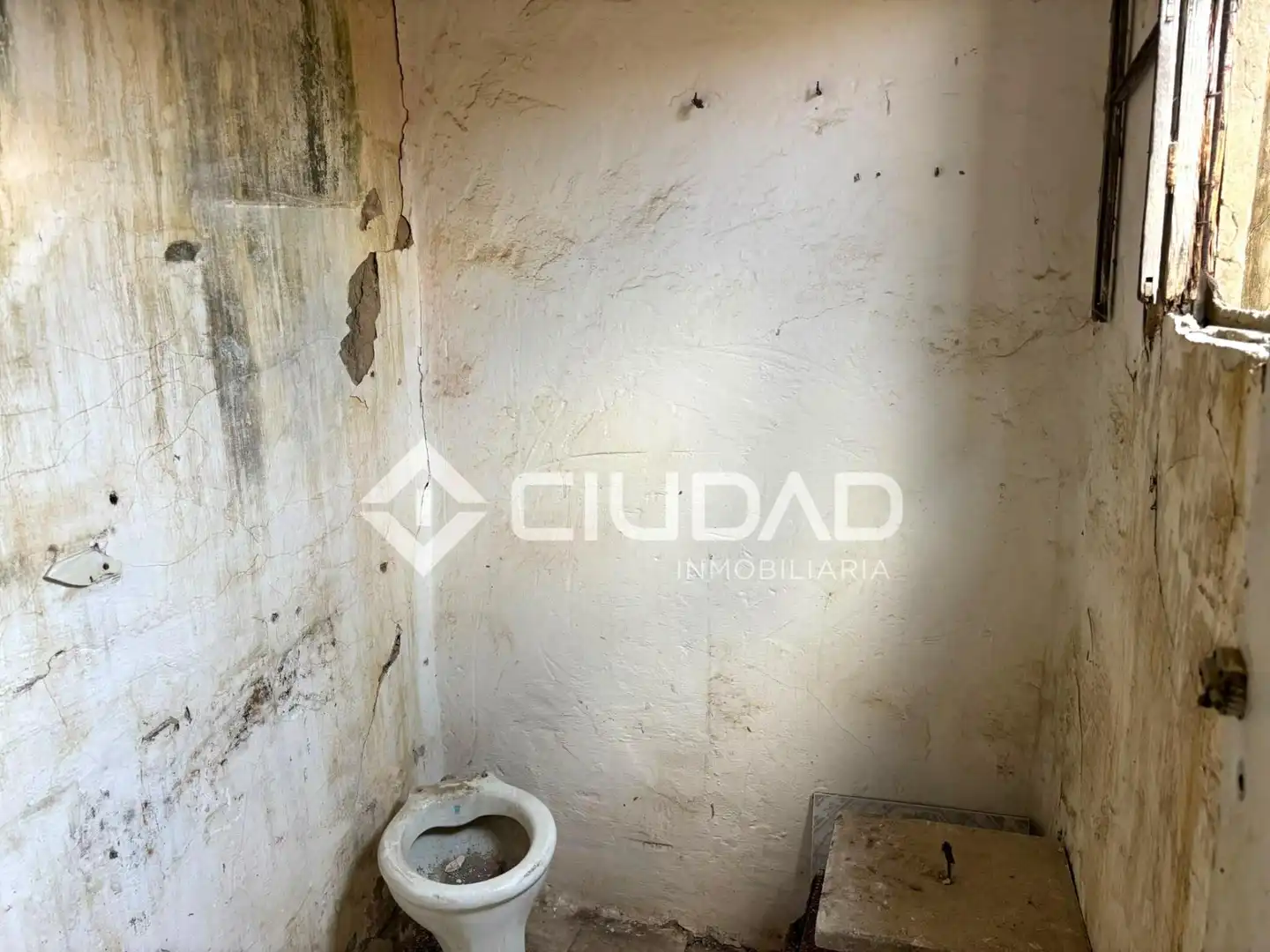 Houses for sale in V Centenario - Piletas - Capuchinos