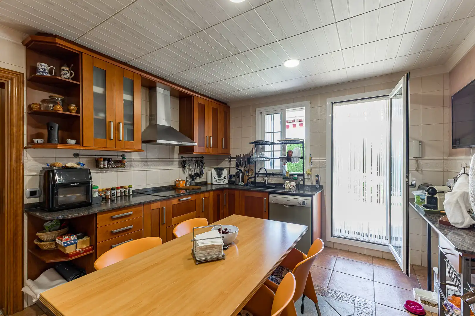 Cocina de Casa o chalet en venta en Cubelles con Aire acondicionado, Calefacción y Jardín privado