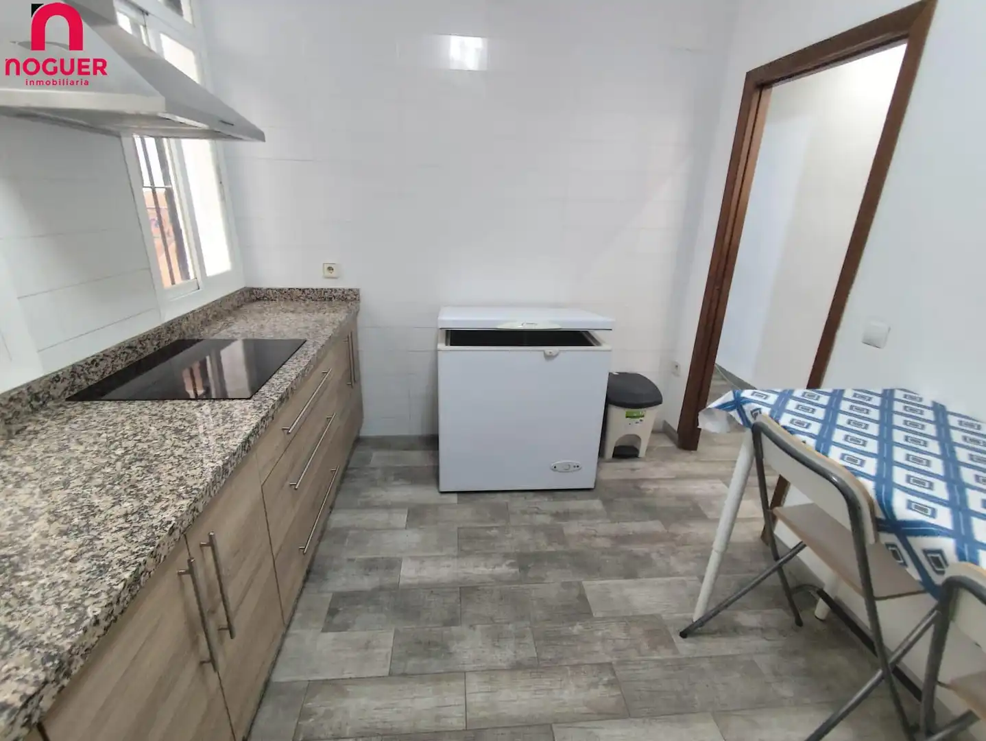 Cocina de Piso para compartir en Córdoba con Aire acondicionado y Amueblado